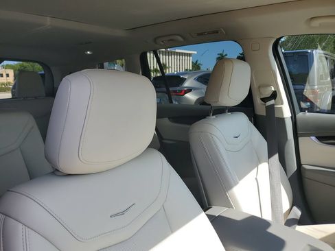 Certified 2024 Cadillac XT6 Premium Luxury w/ Technology Package FWD image 24