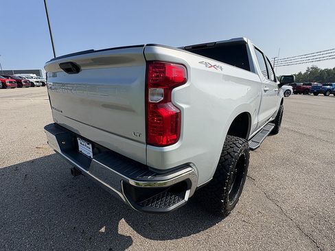 Used 2020 Chevrolet Silverado 1500 LT AWD/4WD image 5