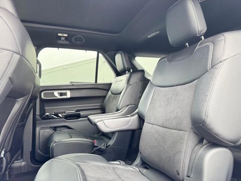 Used 2022 Ford Explorer ST image 14