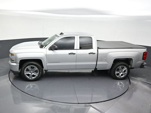Used 2019 Chevrolet Silverado 1500 Custom w/ Custom Convenience Package image 18