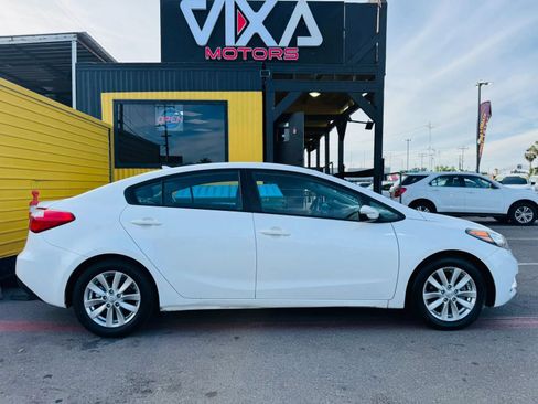 Used 2016 Kia Forte LX w/ LX Popular Plus Package FWD image 4