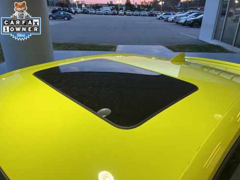 Used 2021 Chevrolet Camaro LT w/ RS Package image 10