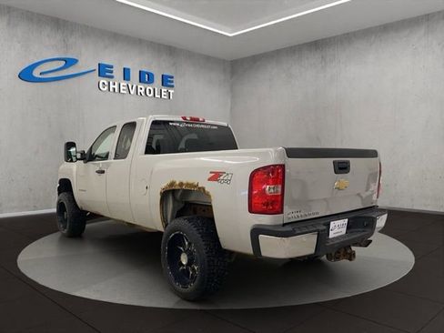 Used 2011 Chevrolet Silverado 2500 LT w/ Interior Plus Package image 6