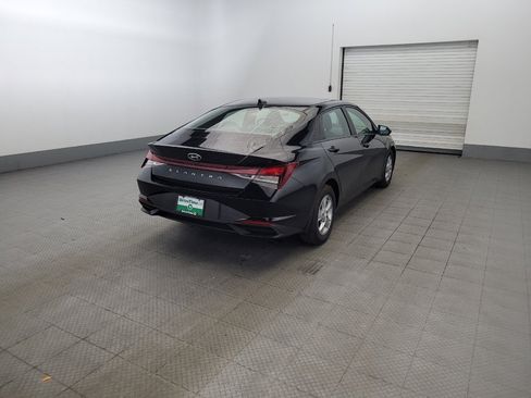 Used 2022 Hyundai Elantra SE w/ Winter Weather Package FWD image 9