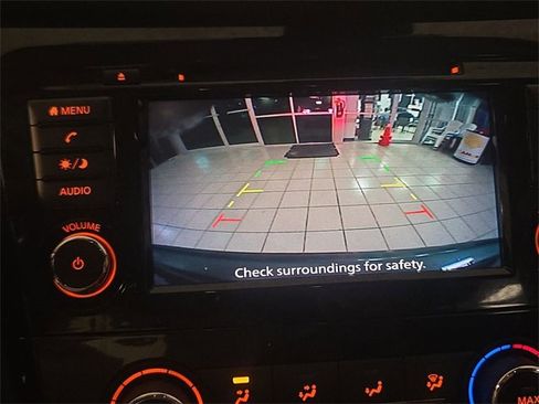 Used 2020 Nissan Rogue Sport S image 17