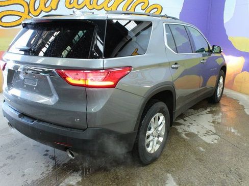 Used 2020 Chevrolet Traverse LT image 8