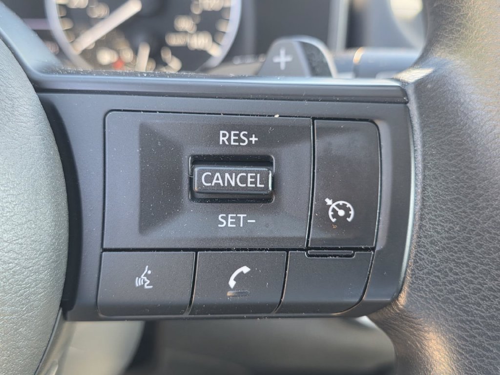 Used 2024 Nissan Rogue S FWD image 27