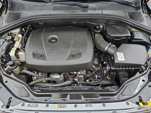 Used 2017 Volvo XC60 T6 Dynamic w/ Preferred Option Package image 32