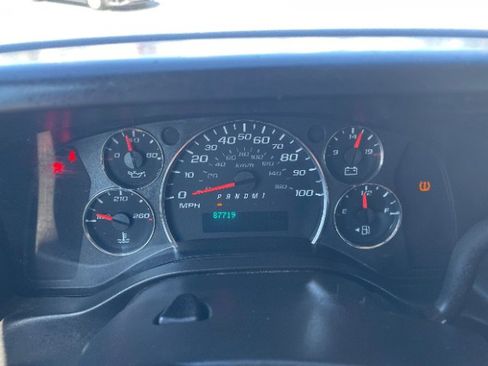 Used 2017 Chevrolet Express 2500 LS image 9