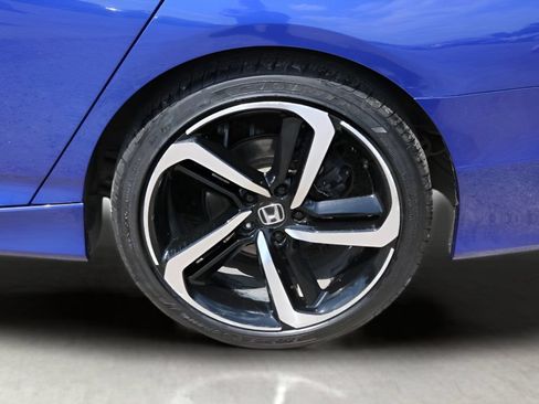 Used 2018 Honda Accord Sport image 9