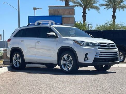 Used 2019 Toyota Highlander Limited FWD image 4