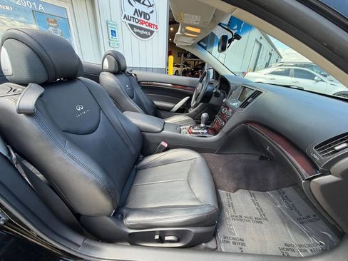 Used 2013 INFINITI G37 Convertible w/ Premium Pkg RWD image 25