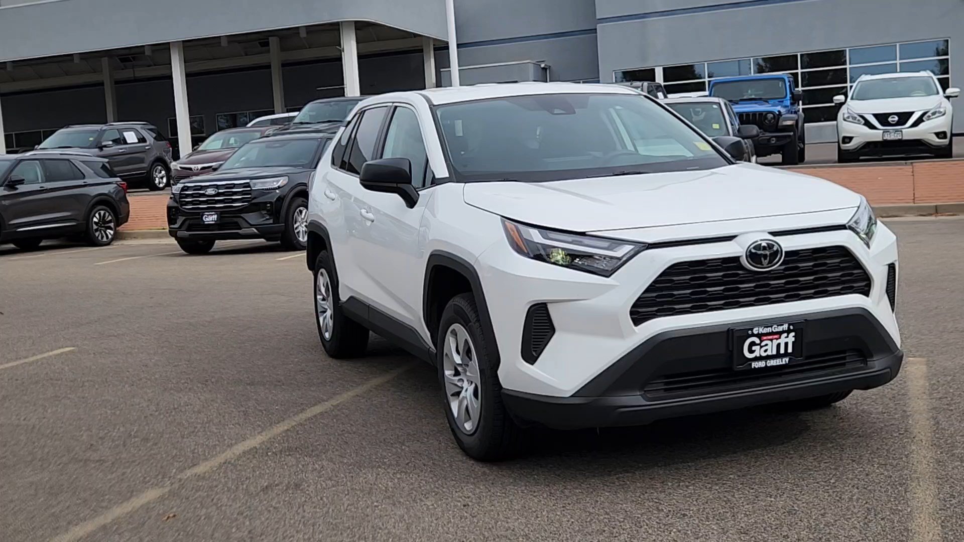 Used 2025 Toyota RAV4 LE AWD/4WD image 7