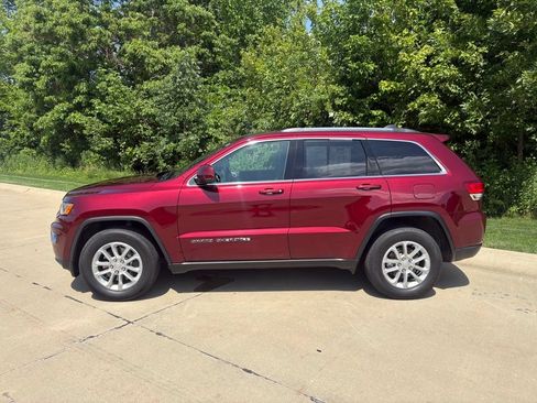 Used 2021 Jeep Grand Cherokee Laredo w/ Security & Convenience Group AWD/4WD image 6