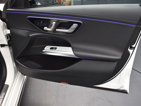 Used 2025 Mercedes-Benz E 350 4MATIC Sedan image 16