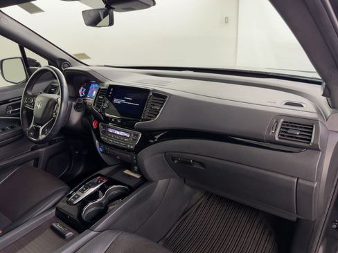 Certified 2022 Honda Pilot Black Edition image 37