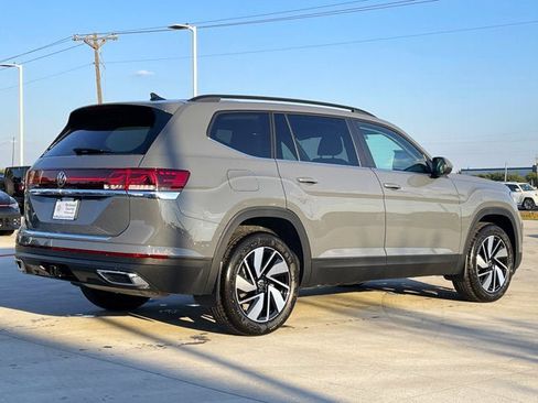 New 2026 Volkswagen Atlas SE image 8