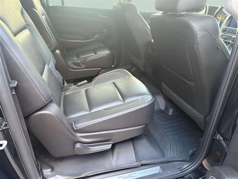 Used 2017 GMC Yukon XL SLT AWD/4WD image 13