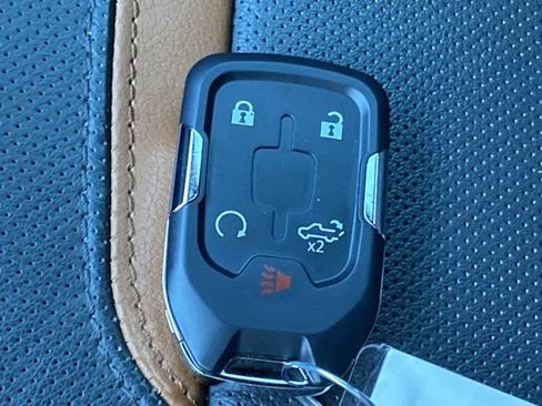 Used 2022 GMC Sierra 2500 AT4 image 47