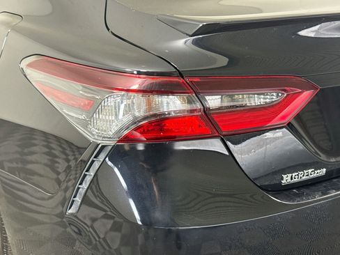Used 2022 Toyota Camry SE FWD image 35