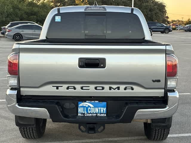 Used 2022 Toyota Tacoma TRD Off-Road AWD/4WD image 5
