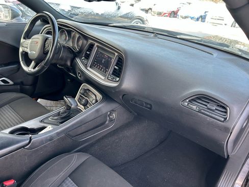 Used 2021 Dodge Challenger SXT image 14
