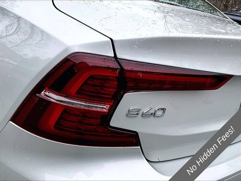 Used 2022 Volvo S60 B5 Momentum w/ Climate Package FWD image 28
