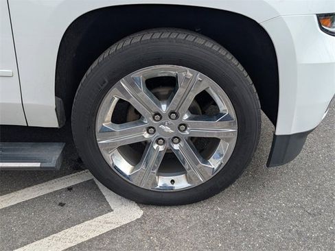 Used 2020 Chevrolet Suburban Premier image 15
