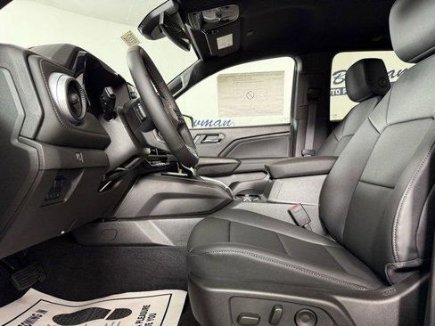 New 2025 Chevrolet Colorado LT w/ LT Convenience Package image 14