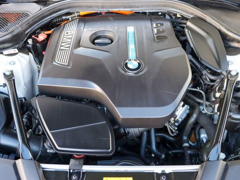 Used 2018 BMW 530e image 42