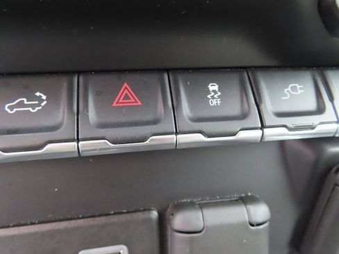 Used 2019 Chevrolet Silverado 1500 LTZ image 32