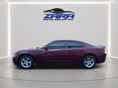 Used 2019 Dodge Charger SXT RWD image 4