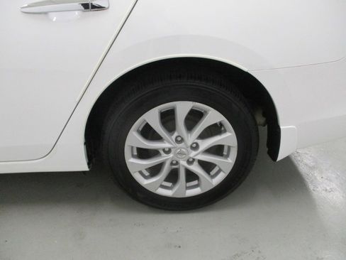 Used 2019 Nissan Sentra SV image 4