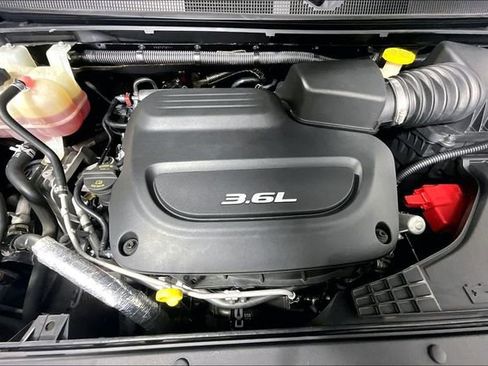 Used 2017 Chrysler Pacifica Touring Plus FWD image 9