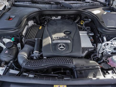 Used 2019 Mercedes-Benz GLC 350e 4MATIC image 24