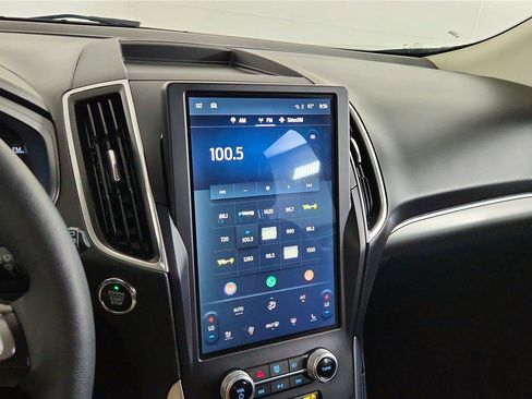 Used 2024 Ford Edge Titanium image 39