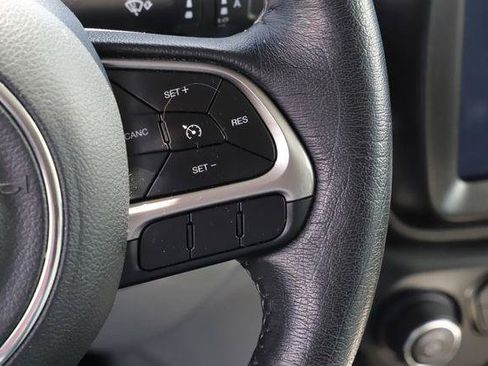 Used 2022 Jeep Renegade Latitude w/ Convenience Group AWD/4WD image 24