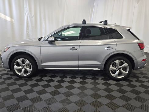 Certified 2025 Audi Q5 2.0T Premium Plus image 3