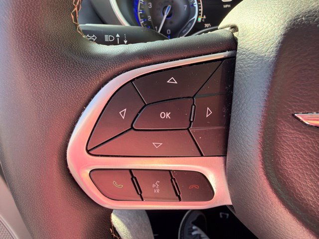 Used 2024 Chrysler Pacifica Touring-L FWD image 31