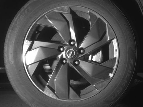 Used 2025 Nissan Rogue SV FWD image 13