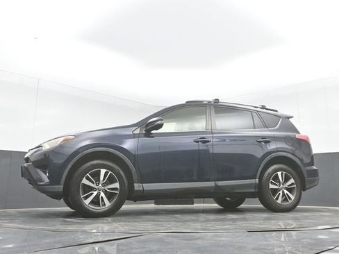 Used 2017 Toyota RAV4 XLE AWD/4WD image 30