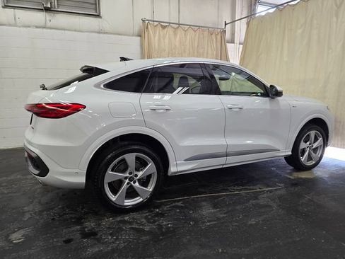 Certified 2025 Audi Q5 Premium Plus AWD/4WD image 9