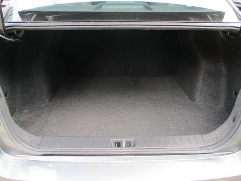 Used 2021 Nissan Versa S FWD image 7