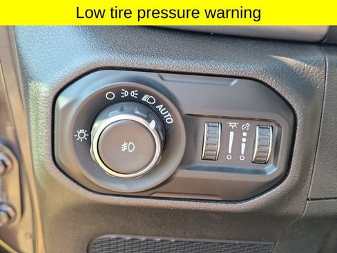 Used 2020 Jeep Wrangler Sport AWD/4WD image 20