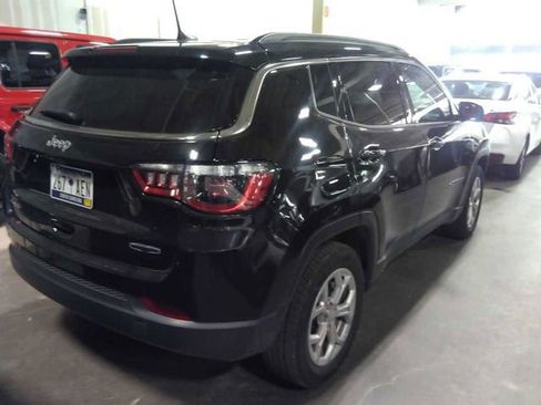 Used 2024 Jeep Compass Latitude AWD/4WD image 4