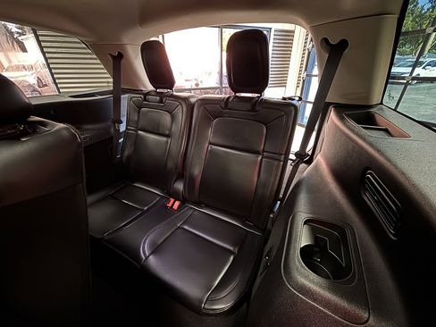 Used 2020 Lincoln Aviator Reserve w/ Equipment Group 201A image 8