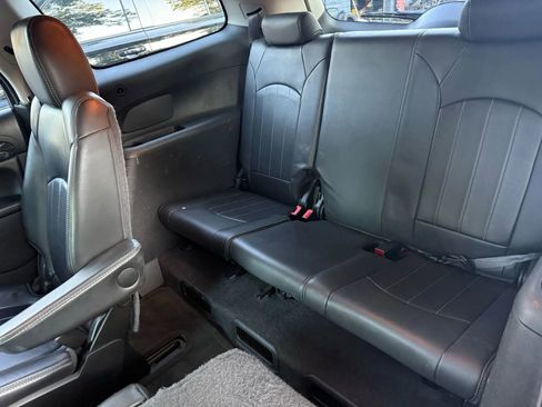Used 2014 Buick Enclave Leather image 10