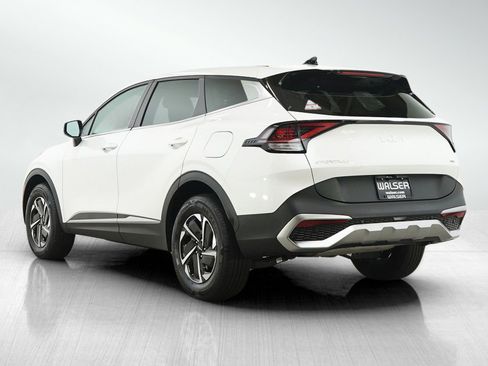 Used 2023 Kia Sportage LX image 3