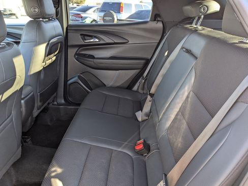 Used 2021 Chevrolet TrailBlazer RS w/ Technology Package image 32