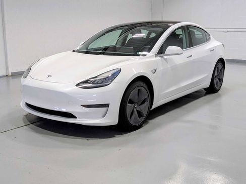 Used 2020 Tesla Model 3 Standard Range Plus RWD image 1